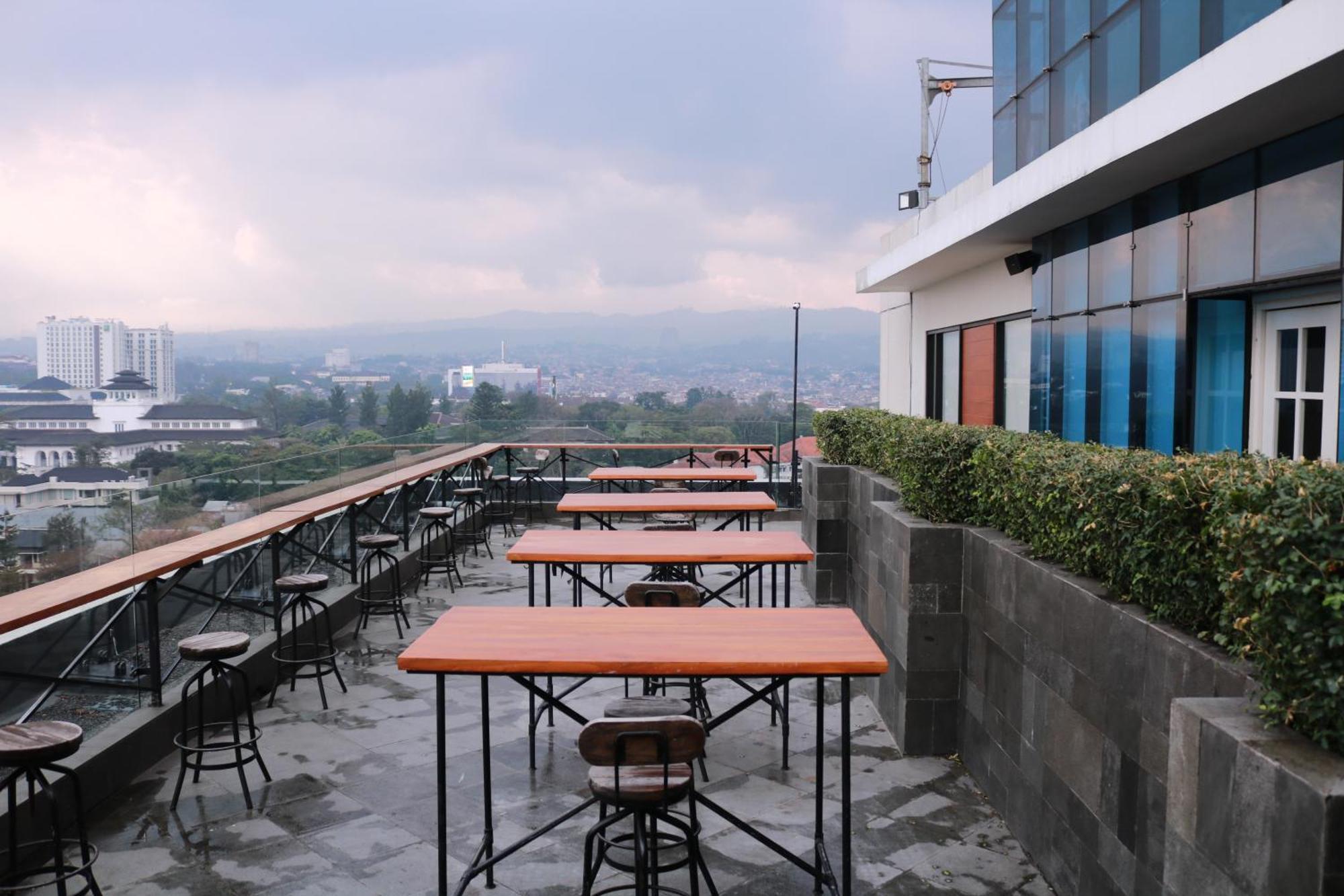 Hotel De Paviljoen Bandung Exteriér fotografie